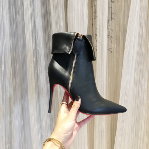 Christina Louboutin boots 002