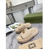 Gucci beige leather slippers