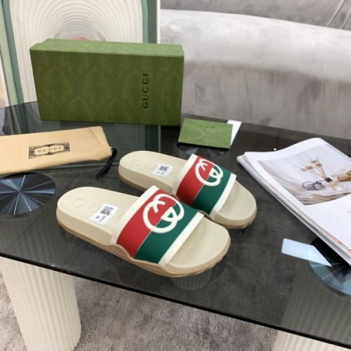 Gucci Interlocking G Web green slippers