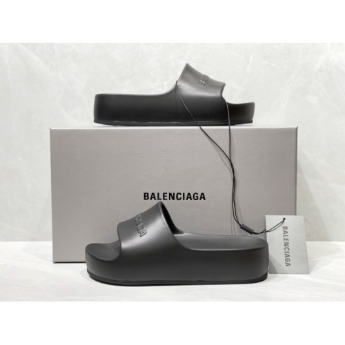 Balenciaga Chunky black slide sandal