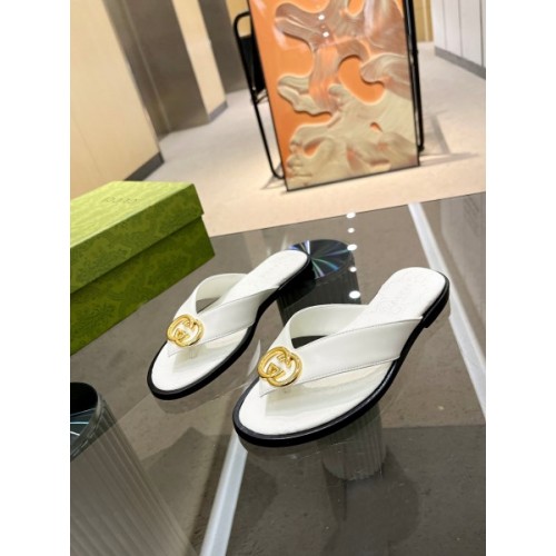 Gucci Interlocking G thong white sandal