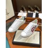 Gucci lip design shoes