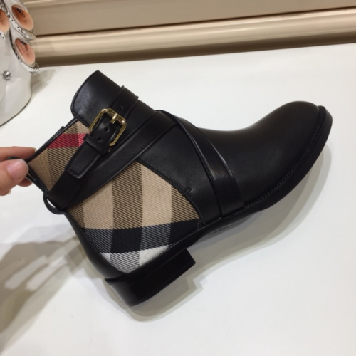 Burberry Boots 001