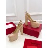 Valentino beige patent high heel