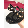 Valentino slippers 001