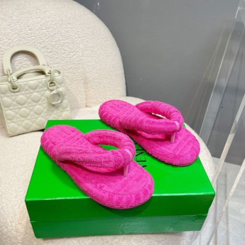 Bottega Veneta pink slippers